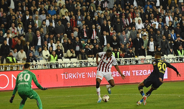 Fenerbahçe şampiyonluk yolunda ağır darbe aldı
