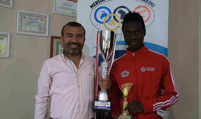 Gambiya'dan geldi, 'en iyi kanat oyuncusu' seçildi