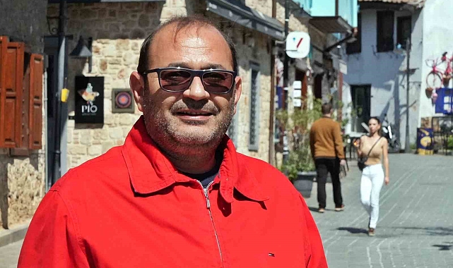 Gece nüfusu 10 bine çıkan mahallenin muhtarı 43 oyla tekrar muhtar seçildi