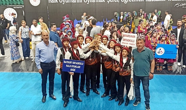 Halk Oyunları ekibi Türkiye üçüncüsü oldu