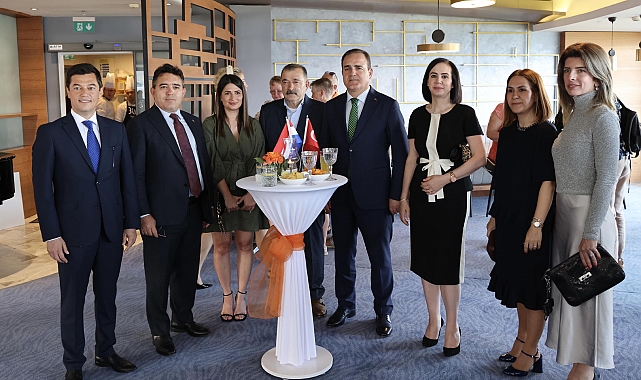Hollandalı dostlardan Marmaris'e fidan bağışı