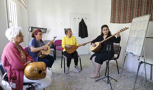 Kadınlara bağlama kursu