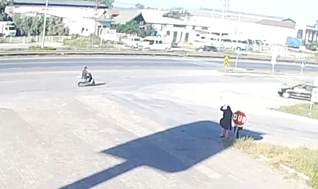 Kaza göz göre göre geldi, o anlar kameraya yansıdı: 1 yaralı