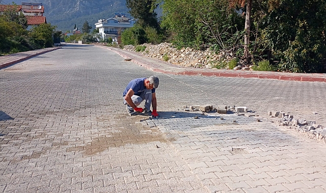 Kemer’de yol ve kaldırım çalışmaları