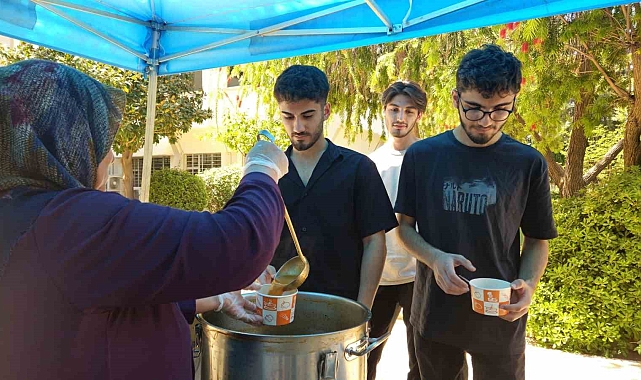 Kepez'den öğrencilere çorba ikramı