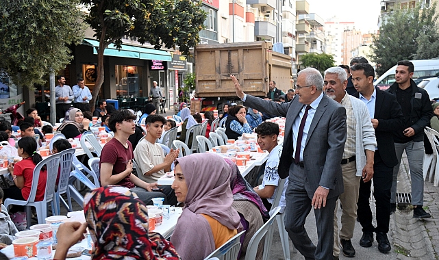 Kumluca'da 10 bin kişi iftarda buluştu