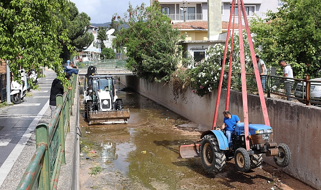 Marmaris'te temizlik çalışmaları sürüyor