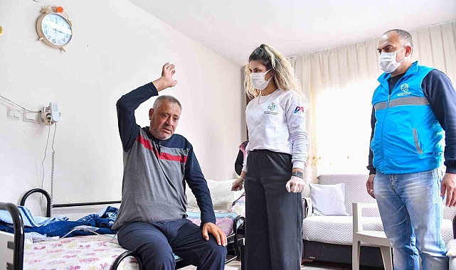Mersin Büyükşehir Belediyesinin evde sağlık hizmeti Toroslar'a kadar uzandı