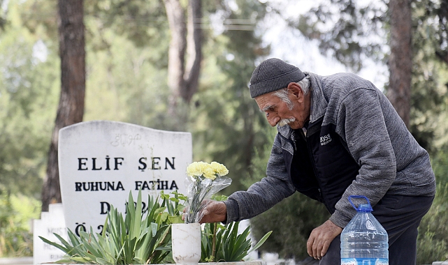 Mezarlıklarda buruk bayramlaşma