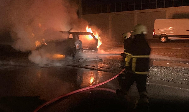 Motoru tutuşan cip alev alev yandı