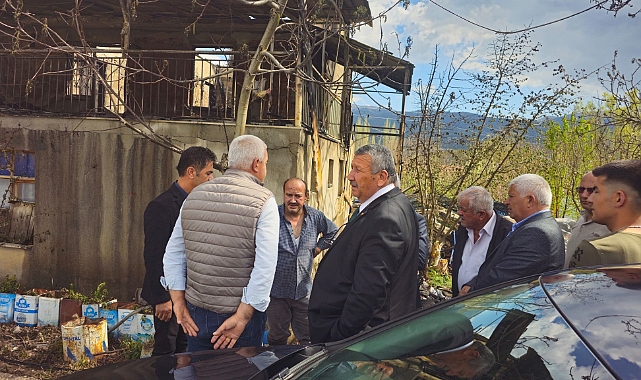 Müstakil ev yanarak kullanılamaz hale geldi