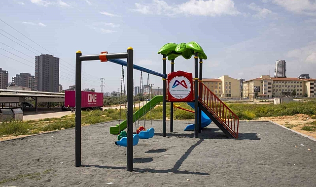Okul ve mahallelere çocuk oyun grupları kurdu
