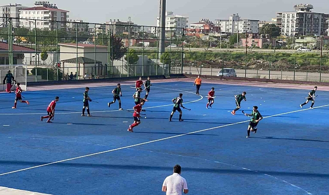 Osmaniye'de Erkekler Açık Alan Hokey Süper Lig 1. etap maçları başladı