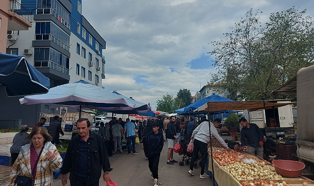 Pazarlarda bayram yoğunluğu
