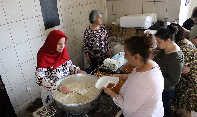 Psikiyatri hastalarına bahçe bakımı, aşçılıkla terapi