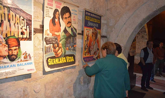 Ressam Mehmet Bal Mersin'de anıldı
