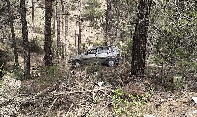 Şarampole devrilen otomobilin sürücüsü yaralandı