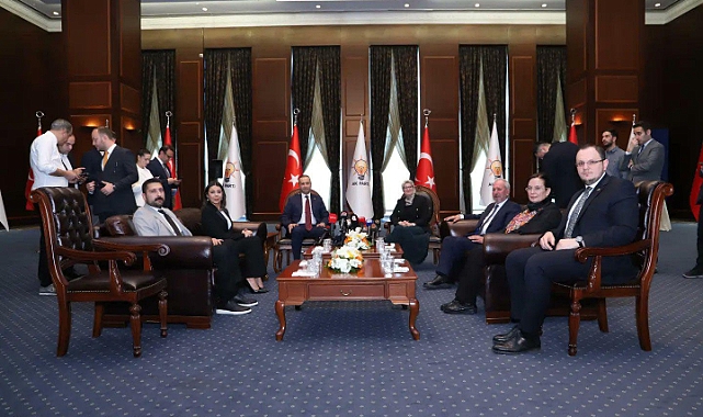 Siyasi partilerde bayramlaşma ziyaretleri