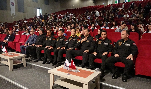 SOLOTÜRK pilotları, öğrencilerle buluştu