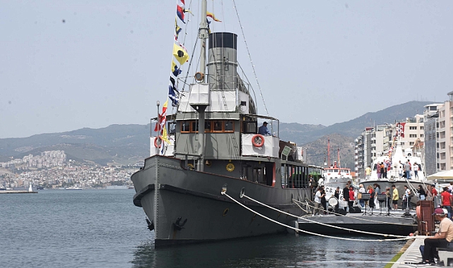 TCG Nusret Müze Gemisi'ne ziyaretçi akını
