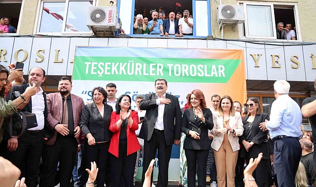 Toroslar Belediye Başkan Yıldız, mazbatasını aldı