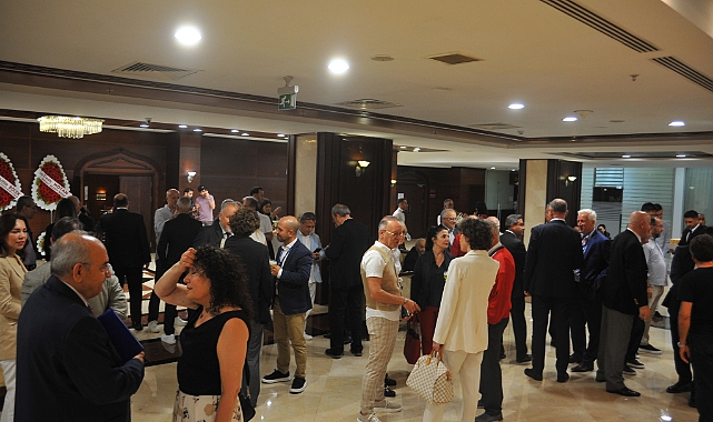 Turizmcileri buluşturan yemek