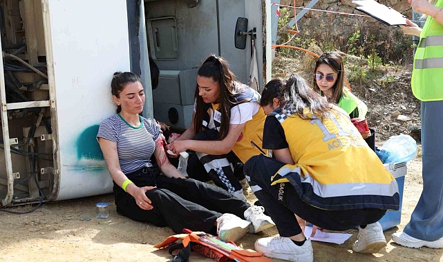 Türkiye'nin İlk ve Acil Yardım öğrencileri ALKÜ'de kıyasıya mücadele etti