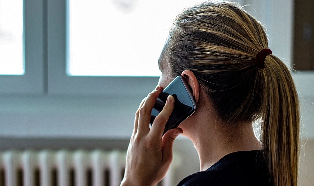 Uzun süre telefonla konuşmak ciddi sorunlara yol açıyor !