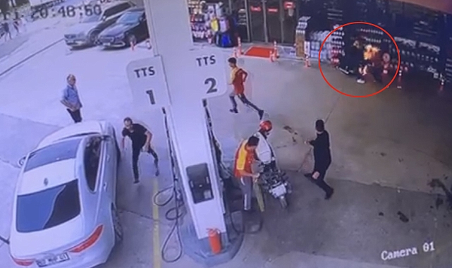 Akaryakıt istasyonunda alev alan motosiklet paniğe neden oldu