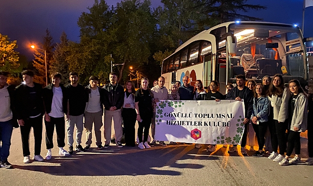 Anadolu Üniversitesi öğrencileri deprem bölgesinde kütüphaneler kurmak için yola çıktı