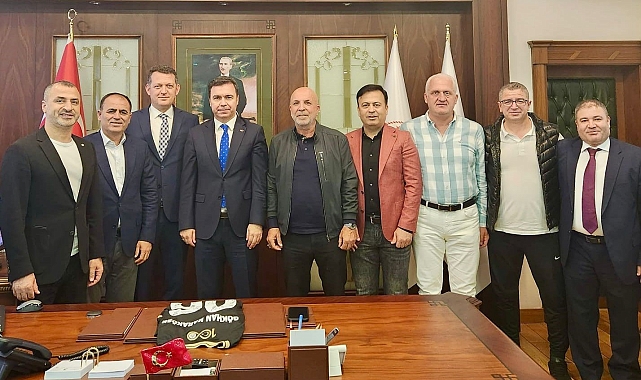 Ankara Cumhuriyet Başsavcısı Karaköse'ye Alanyaspor forması