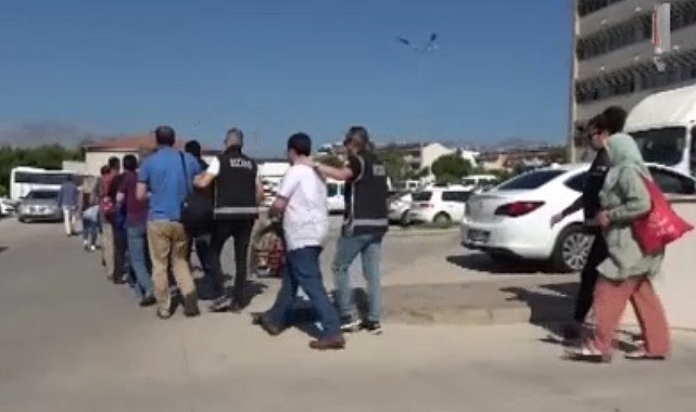 Antalya'da eş zamanlı FETÖ operasyonu: 6'sı kamu görevlisi 22 şahıs yakalandı