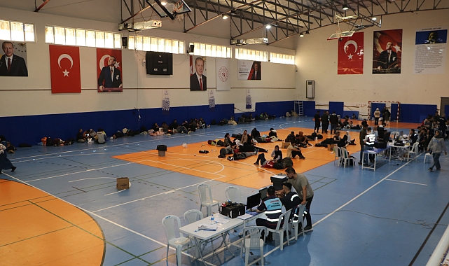 41 Çocuk da Dahil 122 Kaçak Göçmen Antalya'da Yakalandı