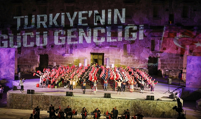 Aspendos'ta Gençlik ve Spor Gösterisi