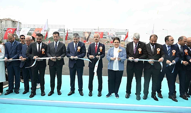 Bakan Uraloğlu: "Bin 714 kilometre olan otoyol ağımız 3 bin 726 kilometreye ulaştı"