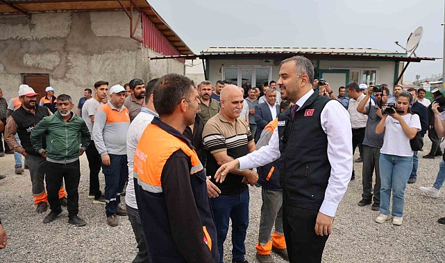 Başkan Toptaş, belediye çalışanlarını ziyaret etti