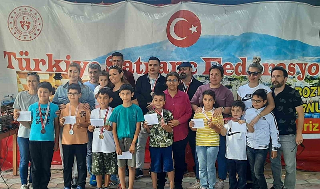 Bozyazı'da Satranç Turnuvası'nın ödülleri verildi