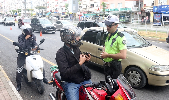 Çalıntı kaydı düşülmeyen motosikletin otoparka çekilmemesi için uzun süre çabaladı
