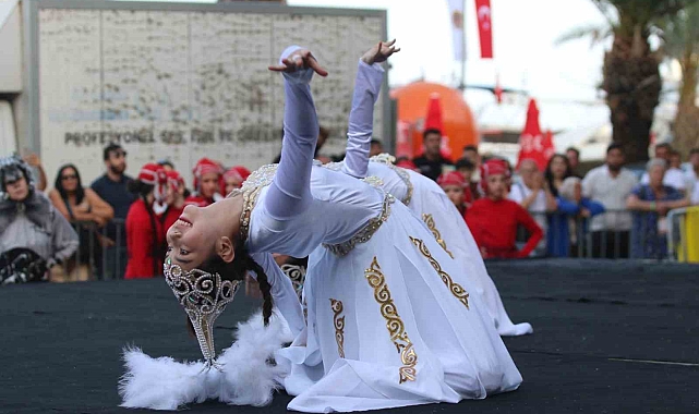 Coşkulu gençlik festivali