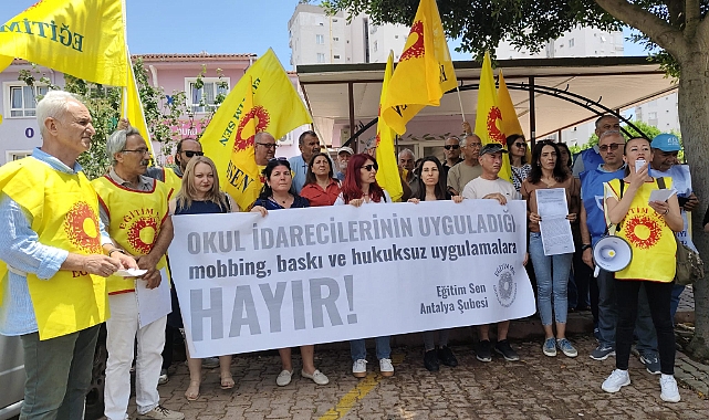 Eğitim-Sen Antalya Şubesi'nden baskıya karşı eylem