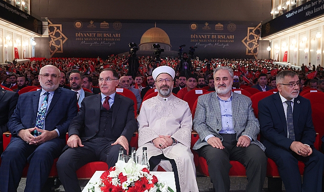 Erbaş: İslam, dünyayı iyileştirmek için gönderilen bir ilaçtır