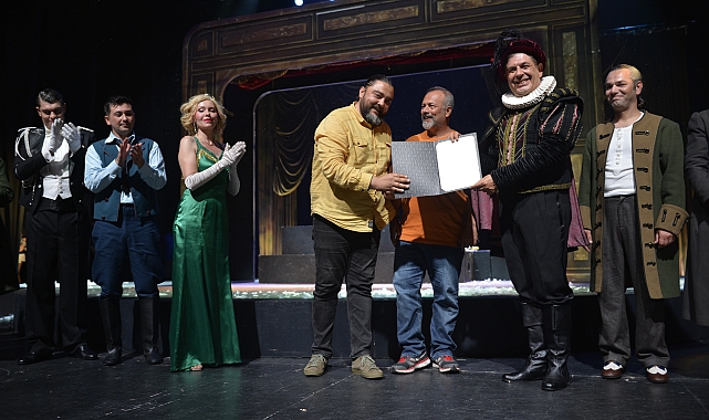 Festivalin perdesi alkışla kapandı