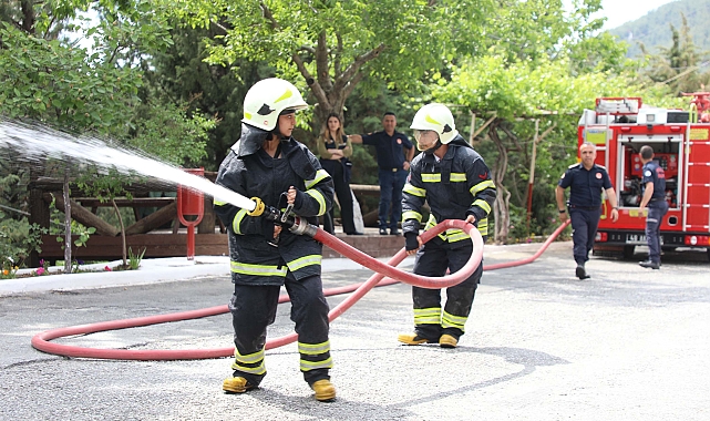 Geleceğin itfaiyecilerine uygulamalı eğitim
