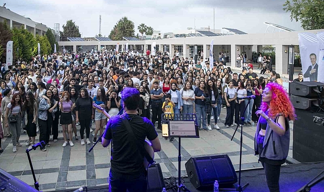 Gençler sınav stresini konserle attı