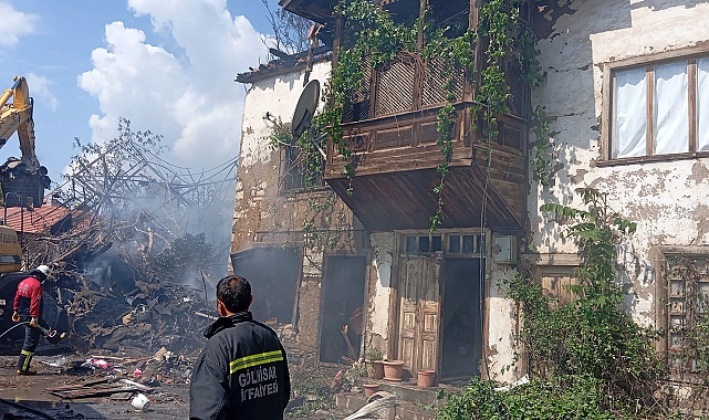 Gölhisar'da ev yangını