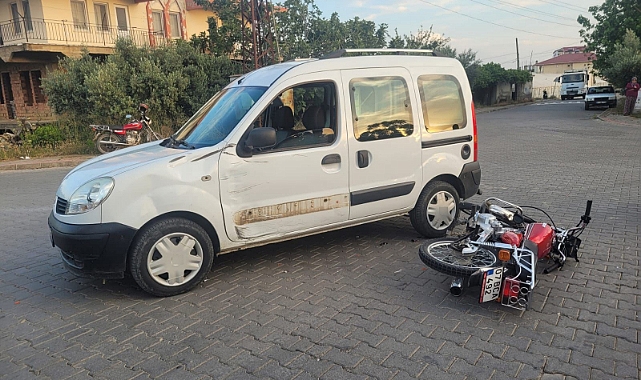 Hafif ticari araçla motosiklet çarpıştı: 1 yaralı
