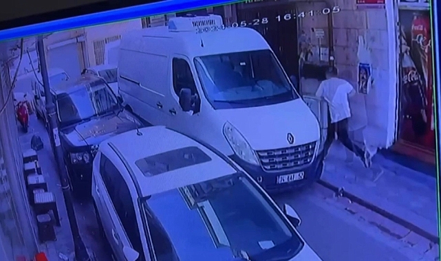 Hesap ödemek istemeyen müşteri iş yerine kurşun yağdırdı