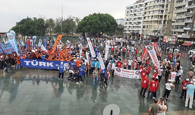 İstiklal Marşı olmayan kutlama