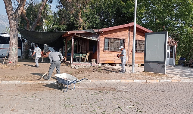 Kemer’de yol ve kaldırım çalışmaları