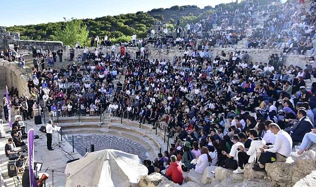 Kibyra Antik Kenti'nin gözbebeği Medusa mozaikli odeonda 2 bin yıl sonra tekrar müzik sesleri yükseldi